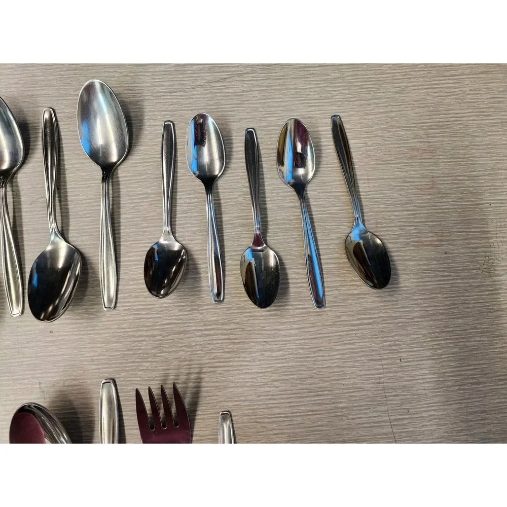 Oneidacraft Vallarta Oneida Stainless‎ Steel Flatware Silverware Lot of 37 Pcs